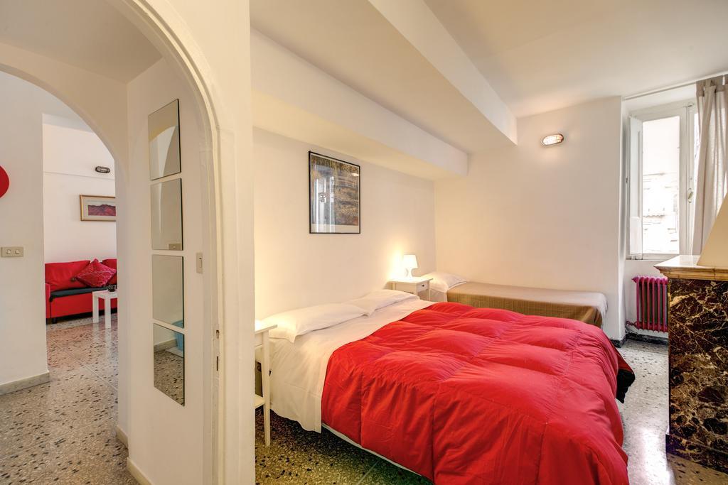 Rr Apartments Campo Dei Fiori Róma Szoba fotó