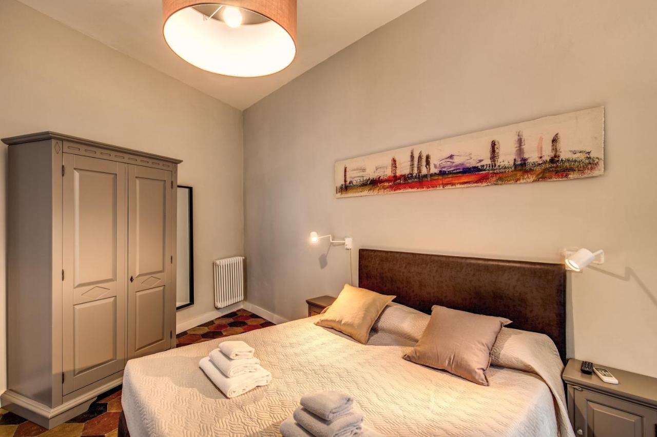 Rr Apartments Campo Dei Fiori Róma Kültér fotó